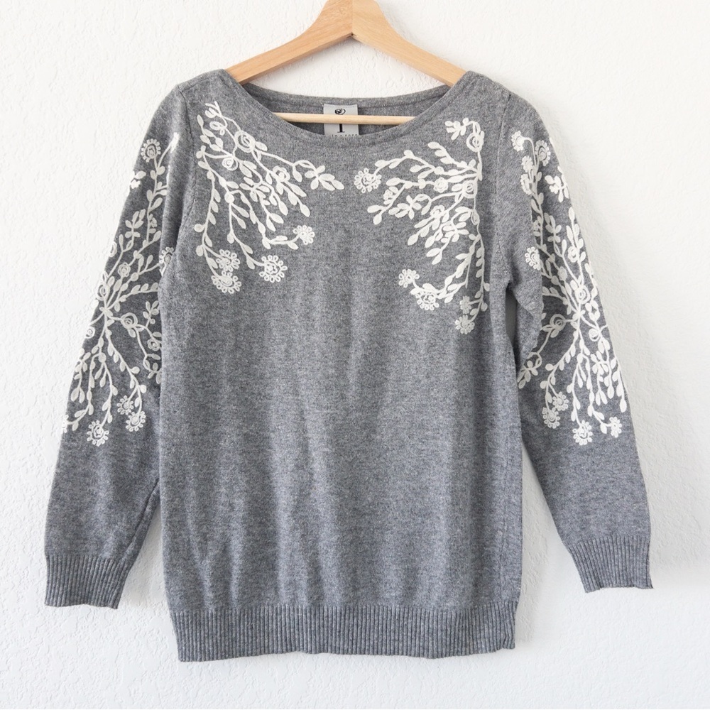 Rain + Rose Gray Embroidered‎ Floral Angora Sweater Size Small